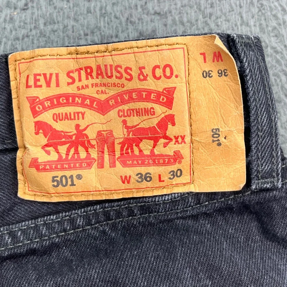 Levi's 501 Black Wash‎ Button Fly Denim Jeans Men's W36 L30 Straight Leg